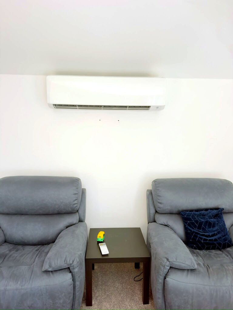 Living room wall-mounted air conditioning – Airhive UK